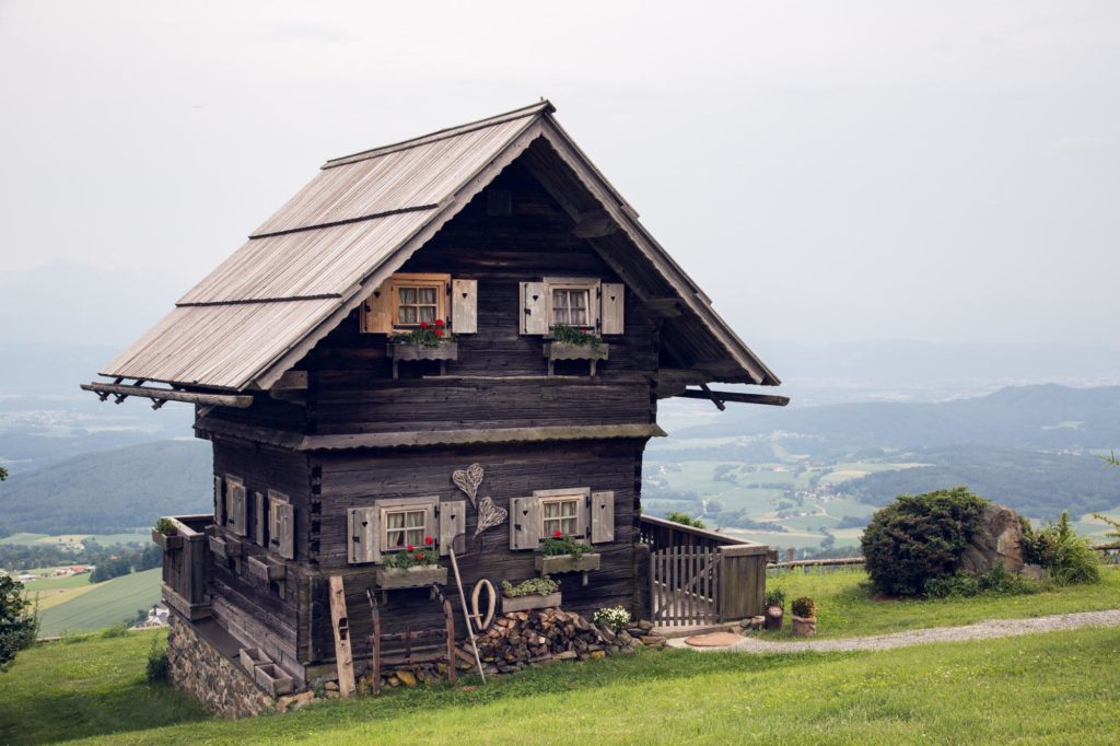 Gipfelhaus Magdalensberg, Familie Skorianz