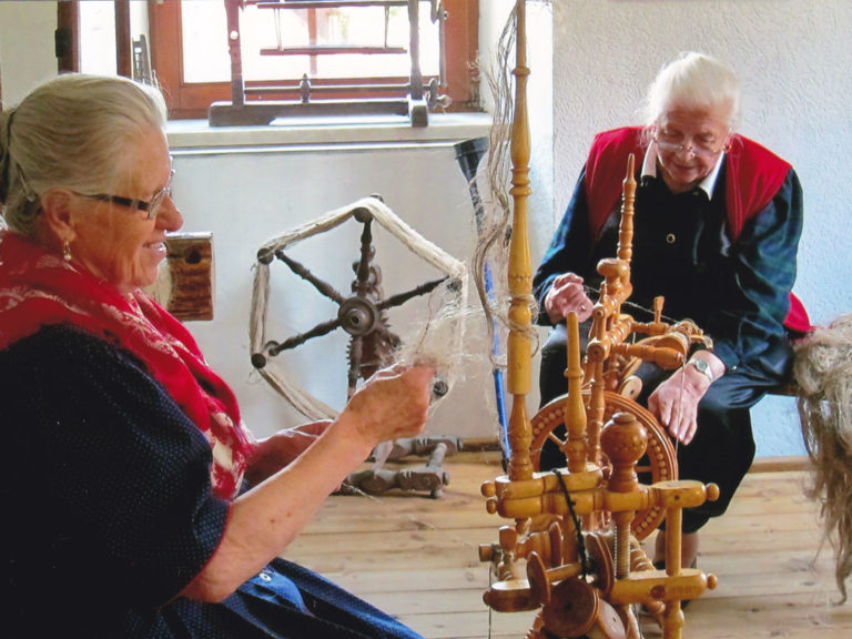 Spinnerinnen im Brauchtumsmuseum Metnitz