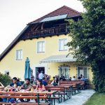 Am Kernmayerhof gibt es eine herrliche Terrasse zum Genießen