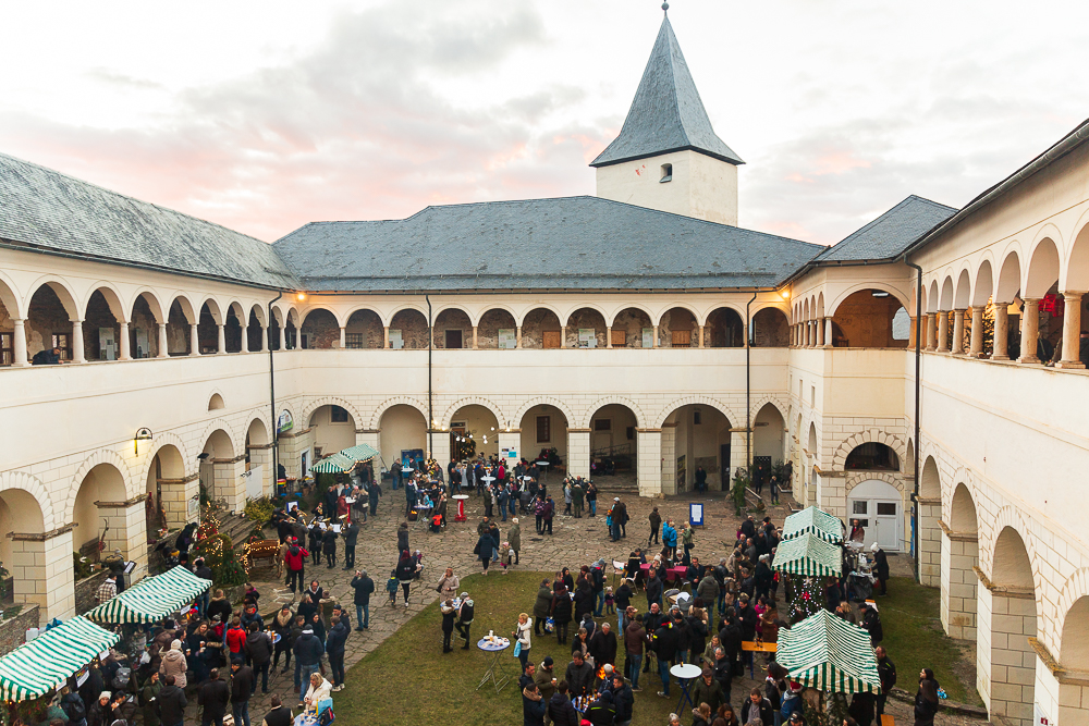 Genussvielfalt im Burghof