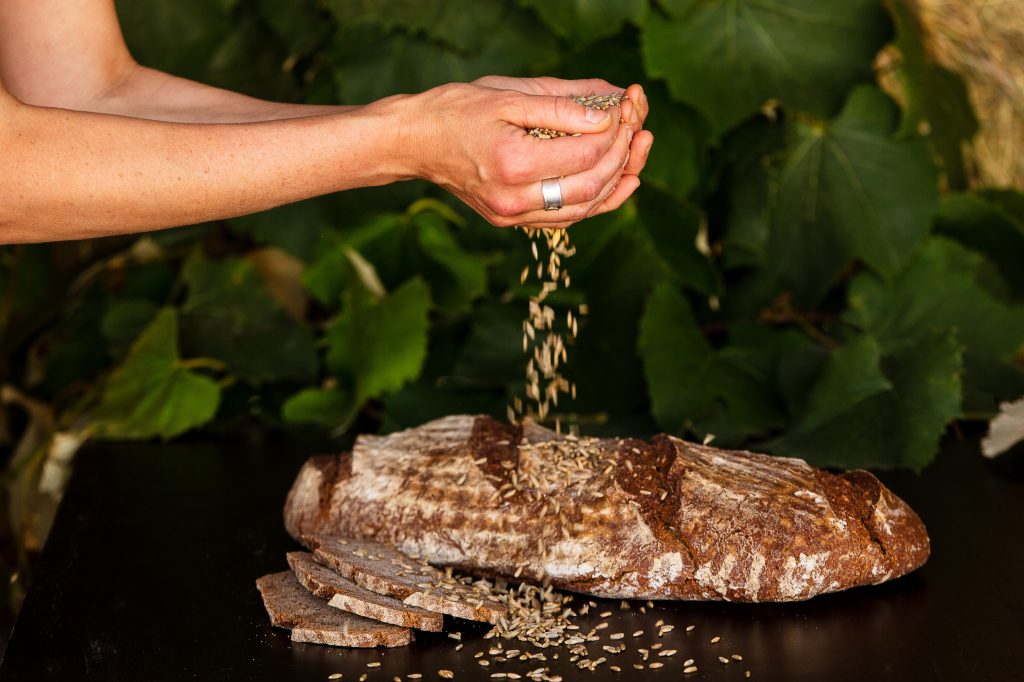 Frisch gebackenes Brot vom Adamhof in Maria Saal