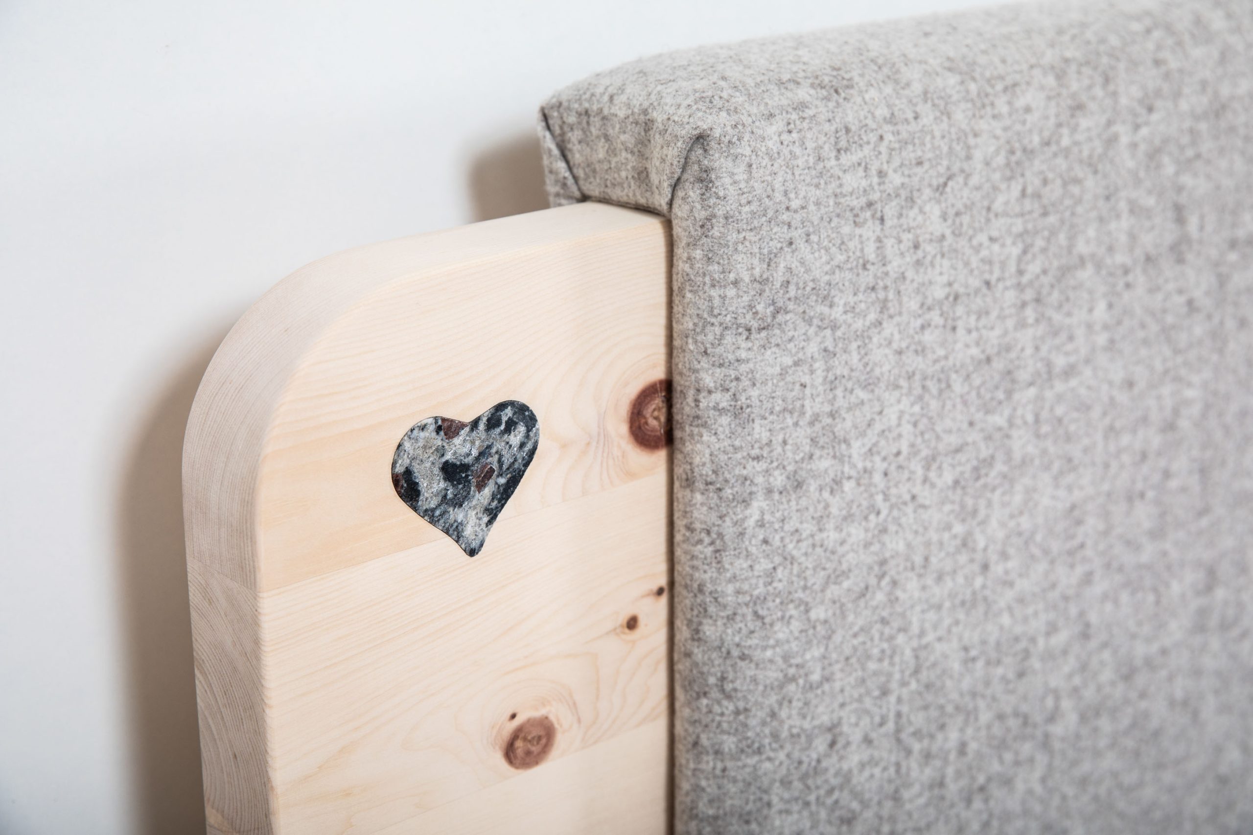 Zirbenherz Bett in Althofen Zirbenherz Bett Althofen