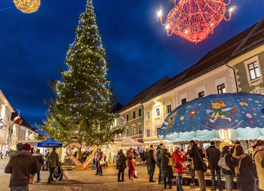 Herzogstadt St. Veit zur Weihnachtszeit - Adventmärkte in Kärnten Die Adventmärkte in Kärnten sind eröffnet